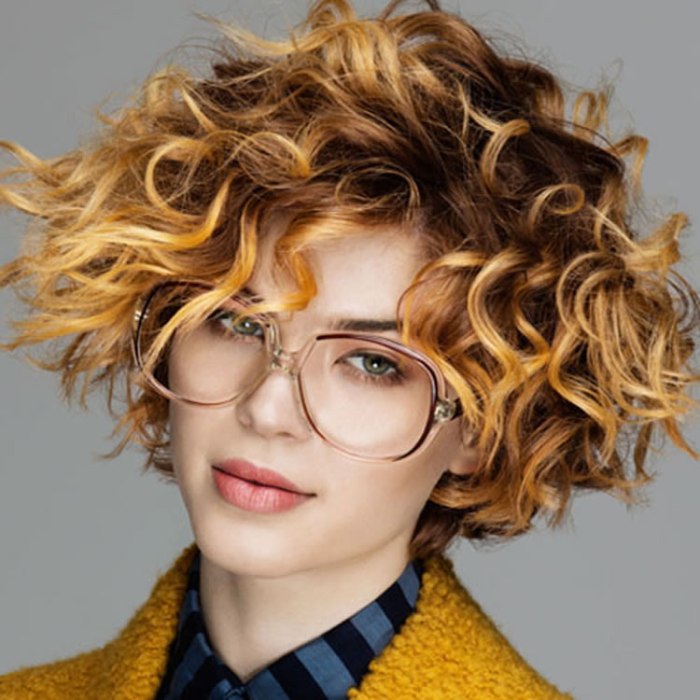 Short hairstyles curly hair