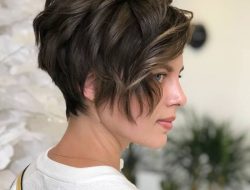 Short and Easy Hairstyles for Short Hair