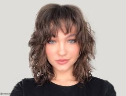 Hairstyles for Layered Hair with Bangs